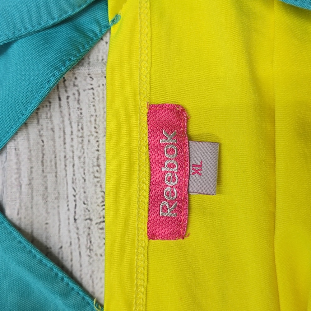 EUC Reebok Size Xl Top - Picture 3 of 4
